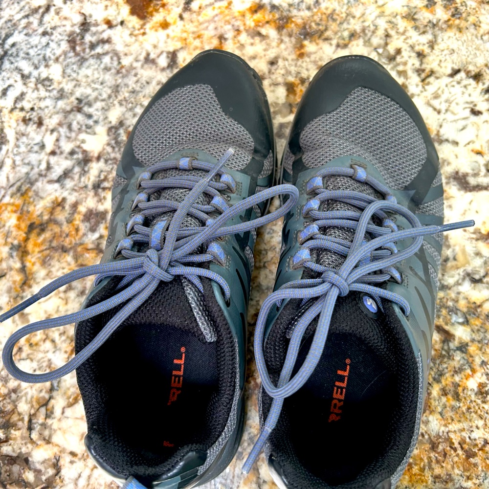 Size 7 Merrell Shoes